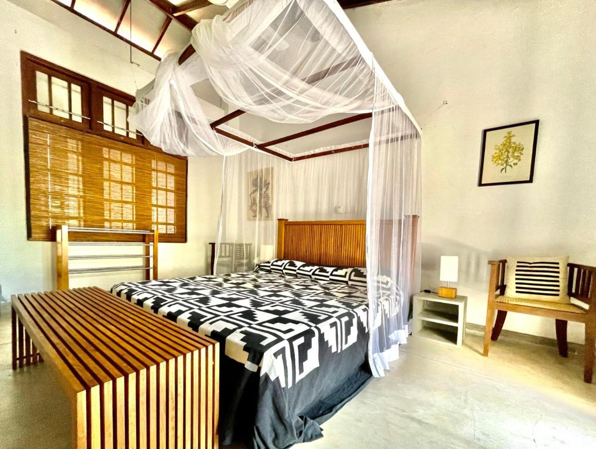 Isana Beach House Tangalle Esterno foto