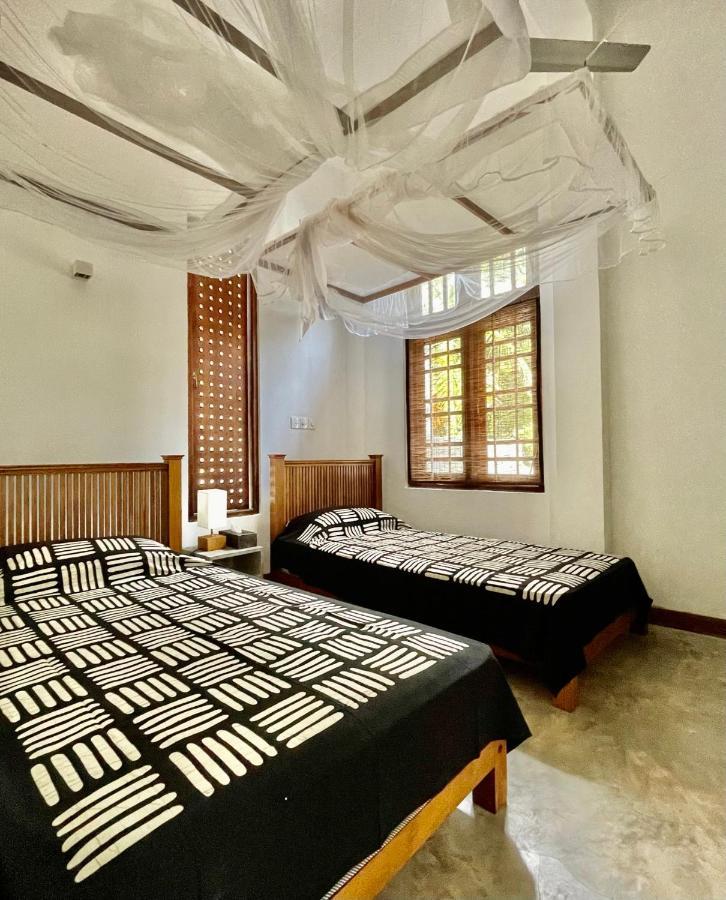 Isana Beach House Tangalle Esterno foto