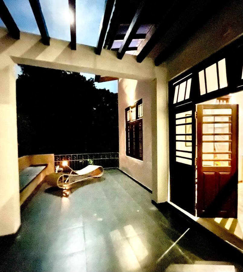 Isana Beach House Tangalle Esterno foto