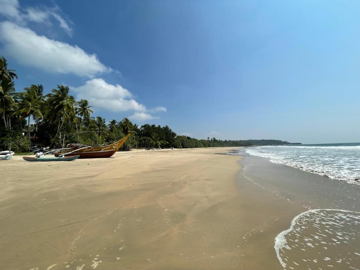 Isana Beach House Tangalle Esterno foto