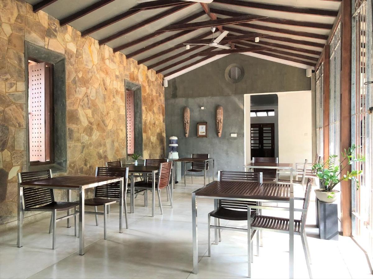 Isana Beach House Tangalle Esterno foto