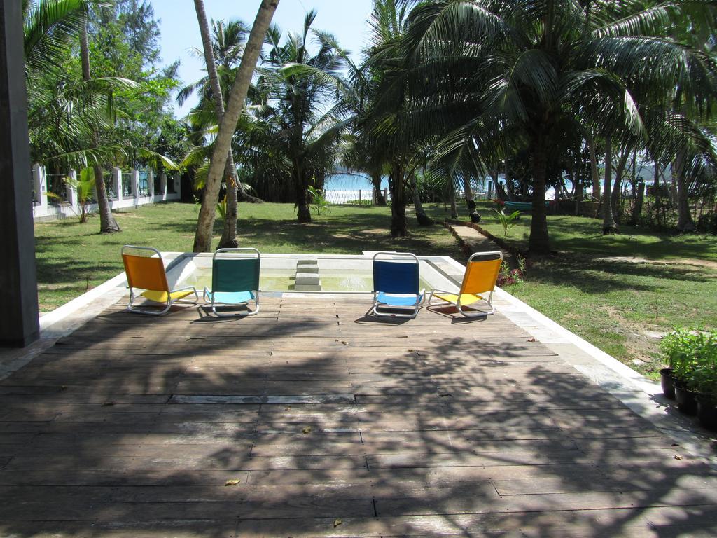 Isana Beach House Tangalle Esterno foto