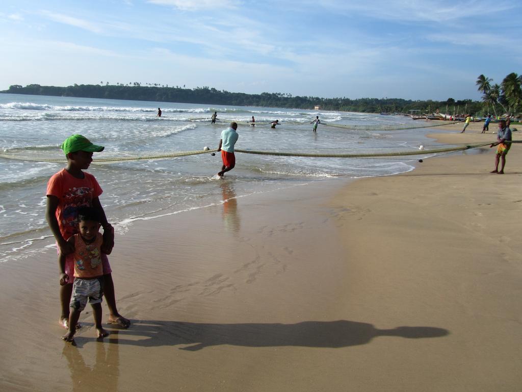 Isana Beach House Tangalle Esterno foto